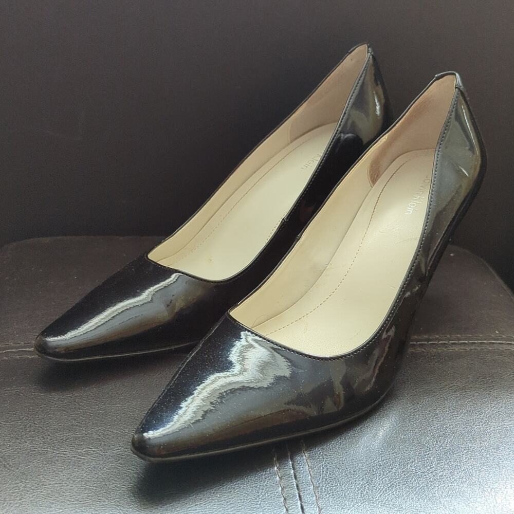 Calvin Klein Patent Leather Pointed Toe Business Casual Dress Up Pumps Heels